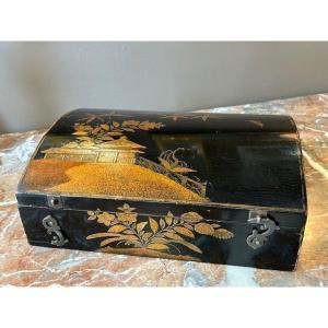 Lacquered Wood Box Called "wig Box" From The 18th Century