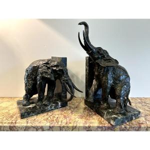 Deux Eléphants eu Bronze ,formant serre livres de Jean ARY BITTER (1883-1973 )
