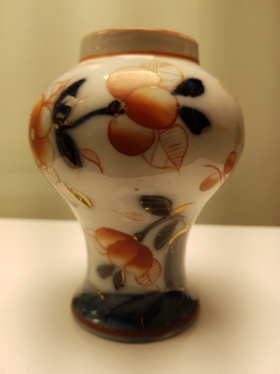 Vase En Porcelaine De Bayeux