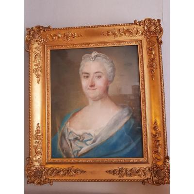 Portrait De Femme Au Pastel 19 ème  Siècle