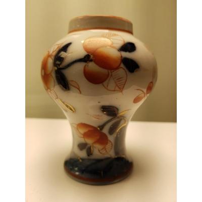 Vase En Porcelaine De Bayeux