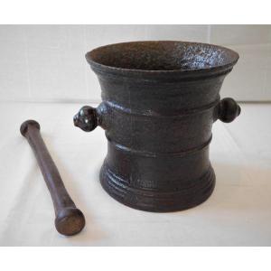 Large Dutch Cast Iron Mortar, Late 17th Century.