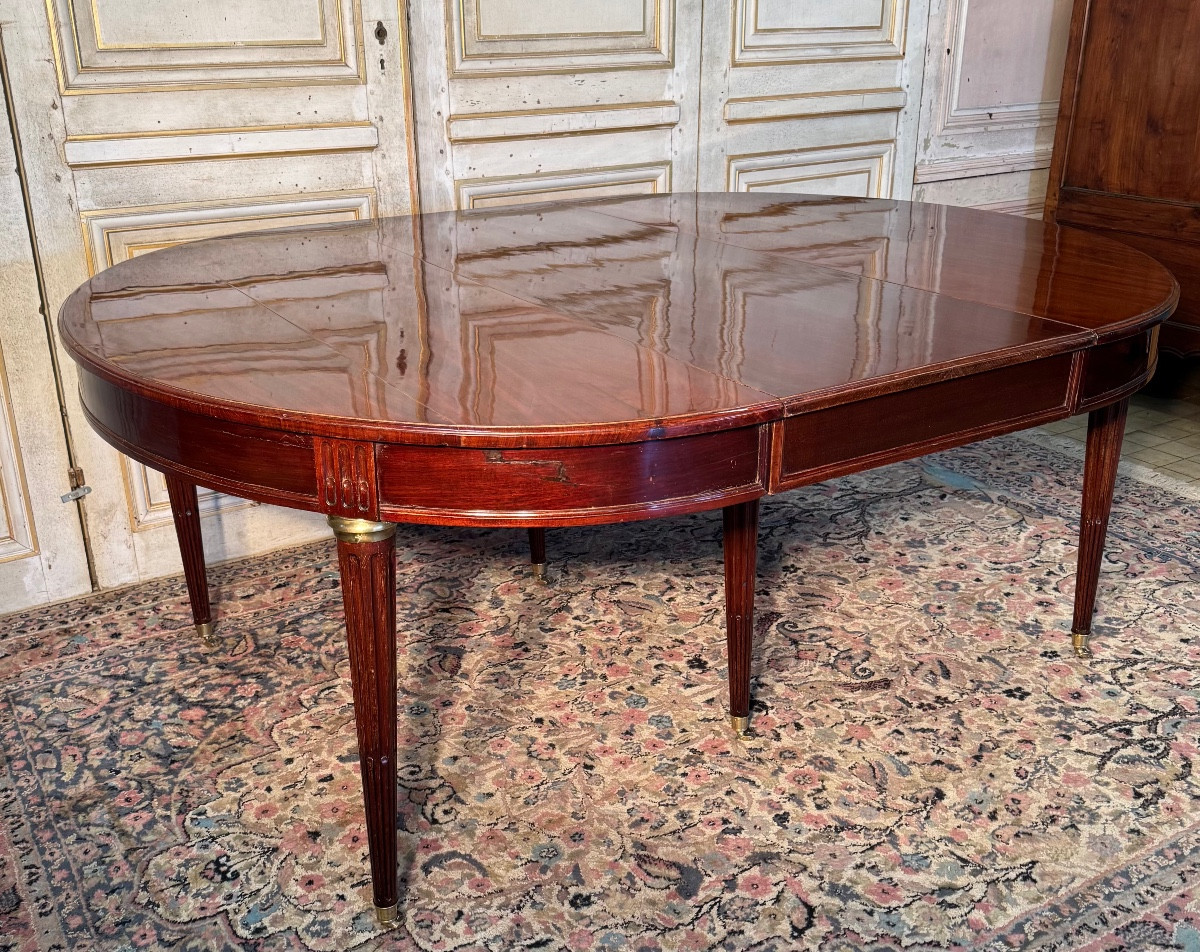 Large Louis XVI Period Mahogany Dining Table, 18th Century 