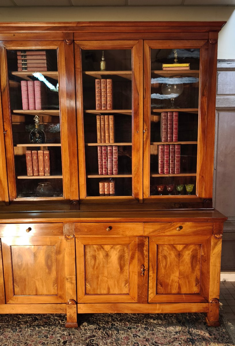 Large 19th Century Blond Walnut Bookcase -photo-3