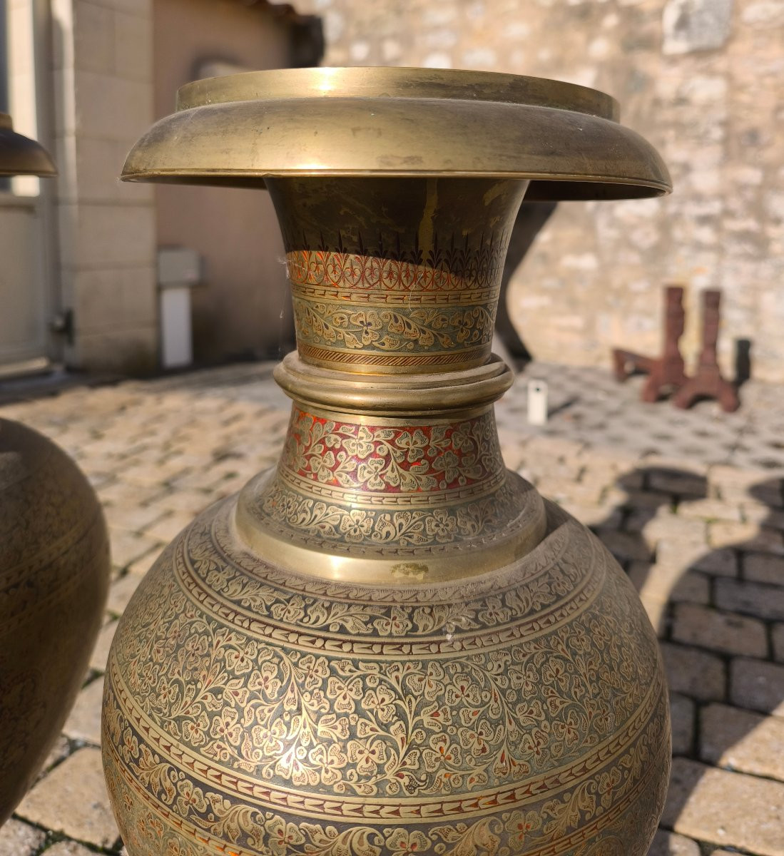 Paire de grand vases Médicis en bronze champlevé 19 ème siècle -photo-3