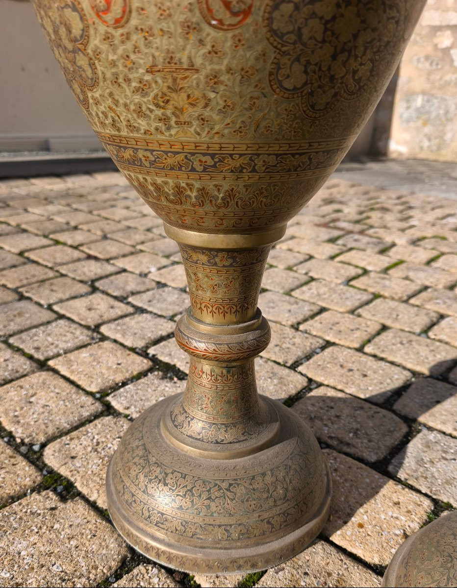 Paire de grand vases Médicis en bronze champlevé 19 ème siècle -photo-1