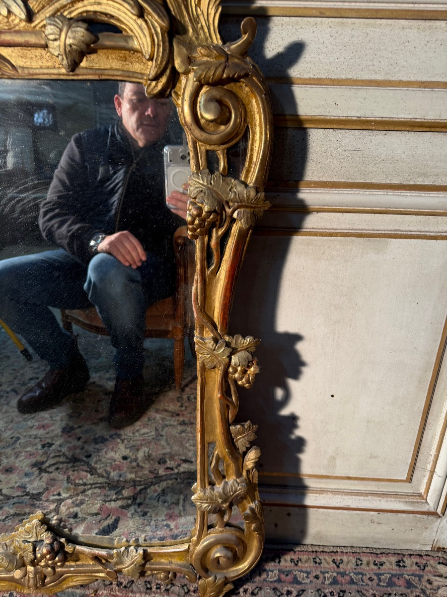 Louis XV Mirror With A Provençal Grape Motif, 18th Century. -photo-3