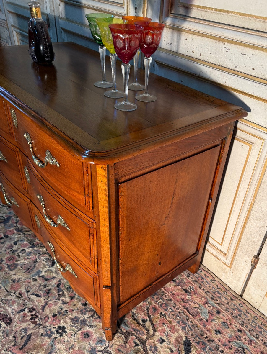 Early 18th Century Walnut Commode, Mazarine Style -photo-1