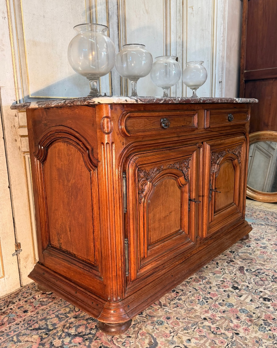 Buffet de chasse 18 eme lyonnais en noyer 