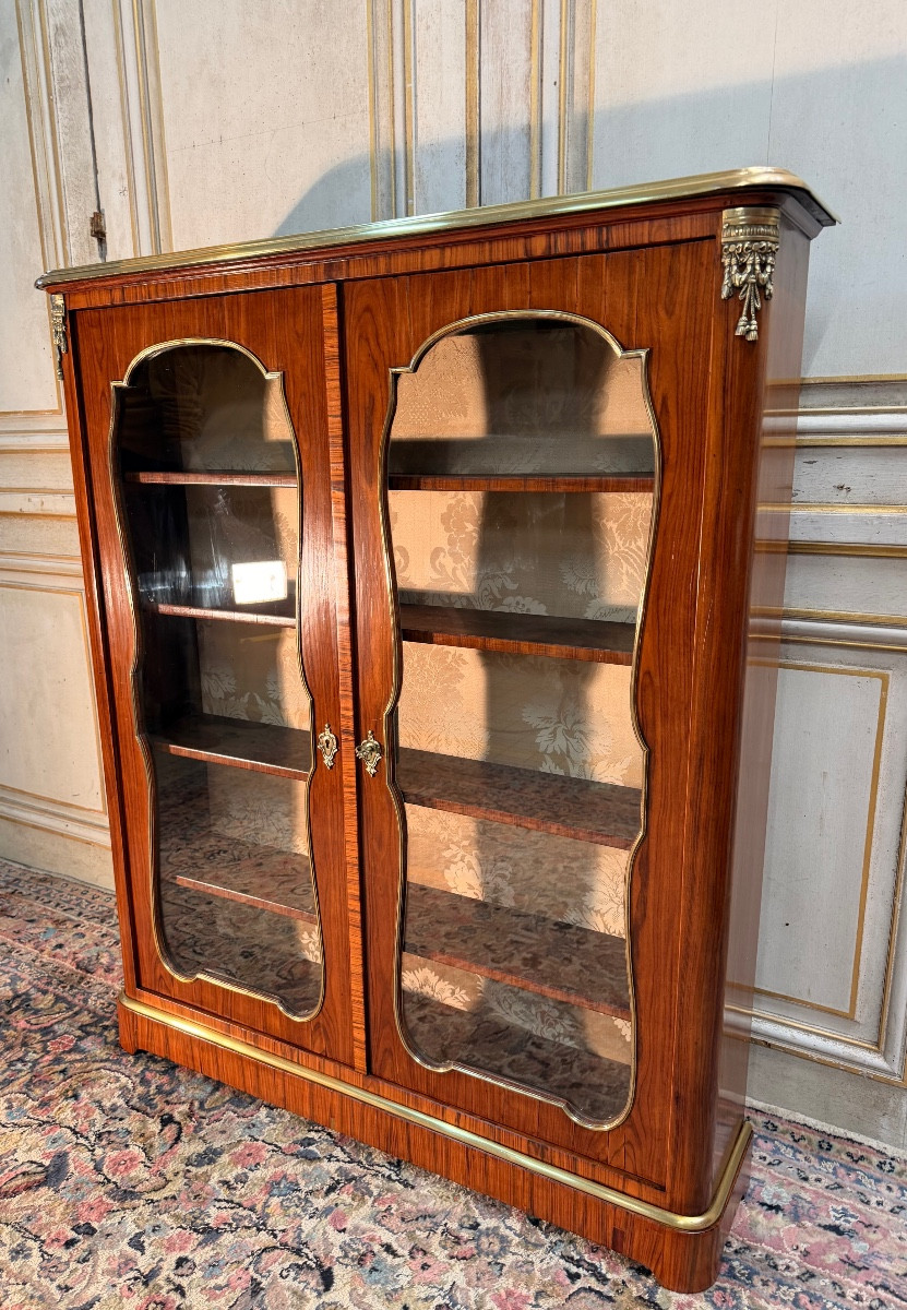 Étroite Vitrine de collectionneur fin du 19 eme en bois de rose 