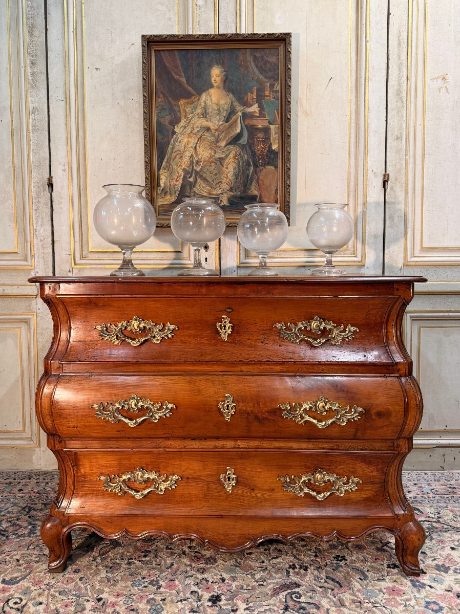 Commode tombeau d époque Louis XV 18 eme siècle 