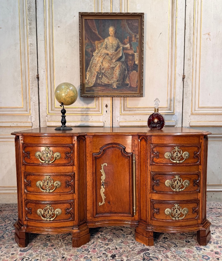 18th Century Regency Chest Of Drawers In Blond Walnut