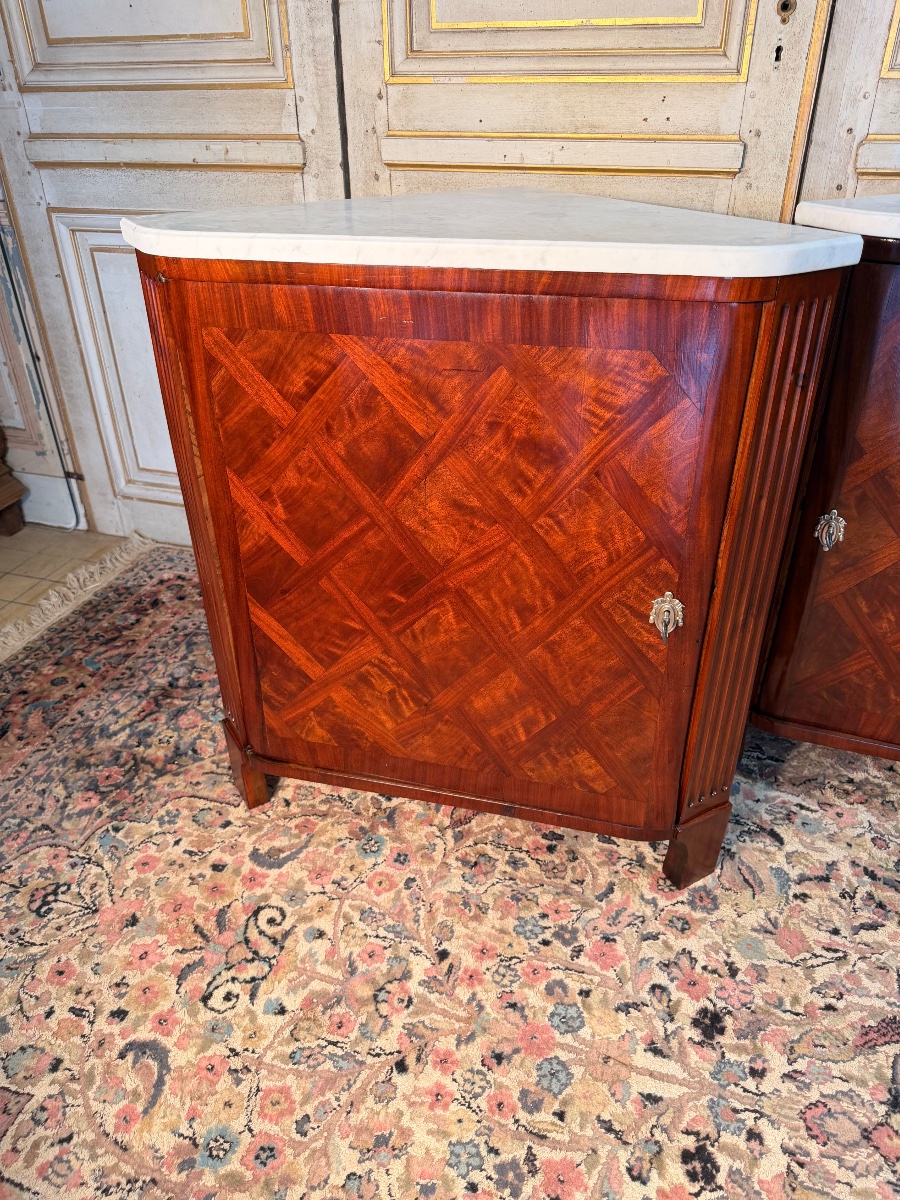 Pair Of 18th-century Louis XVI-style Corner Cabinets -photo-2