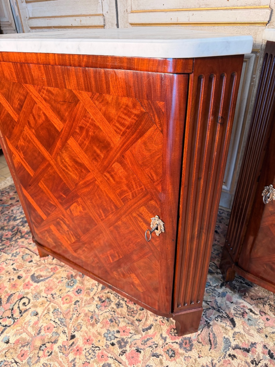 Pair Of 18th-century Louis XVI-style Corner Cabinets -photo-3