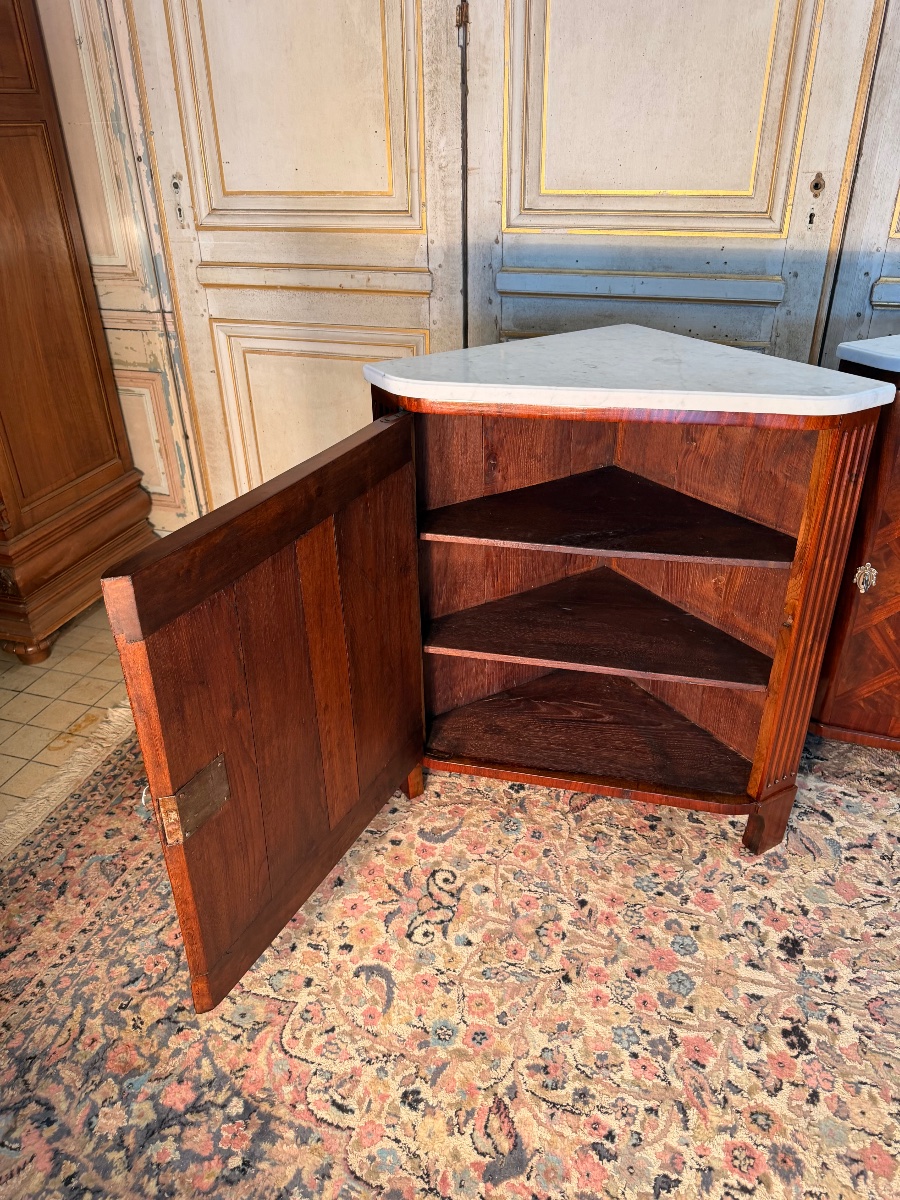 Pair Of 18th-century Louis XVI-style Corner Cabinets -photo-4