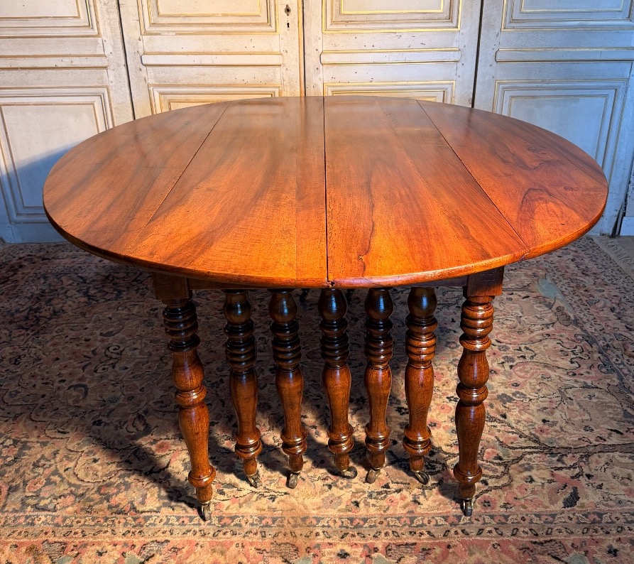 Table de salle à manger à  14 pieds en noyer 19 eme siècle 