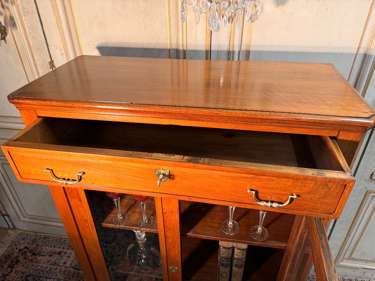 19th-century Louis Philippe Display Cabinet In Walnut -photo-2