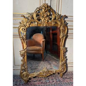 Louis XV Mirror With A Provençal Grape Motif, 18th Century. 