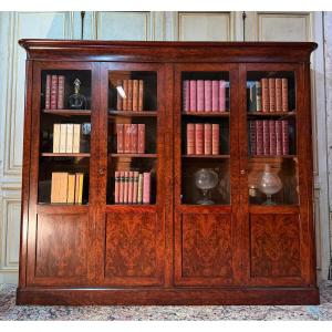 Grande bibliothèque en acajou flammée d époque Louis-Philippe 19 eme siècle 