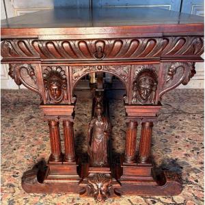 19th-century Renaissance-style Walnut Coffee Table