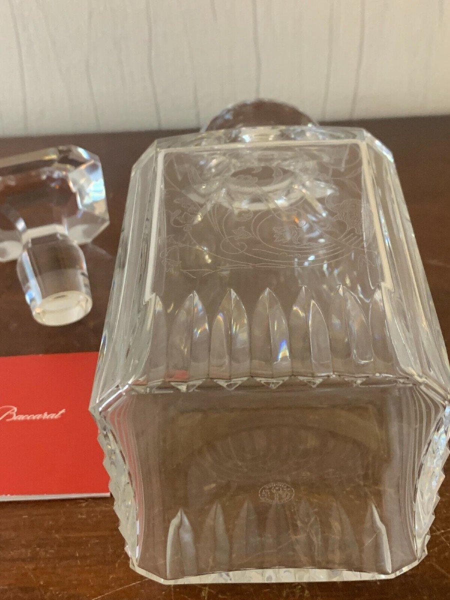 Engraved Carafe In Baccarat Crystal-photo-2