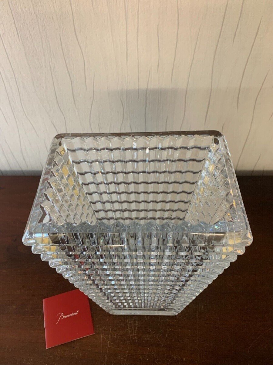 Baccarat Clear Eye Vase-photo-3