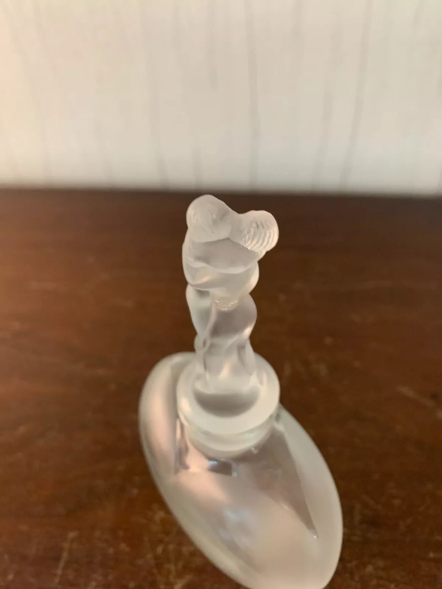 FLACON  A PARFUM  ' LES AMOURS ' en cristal LALIQUE-photo-3