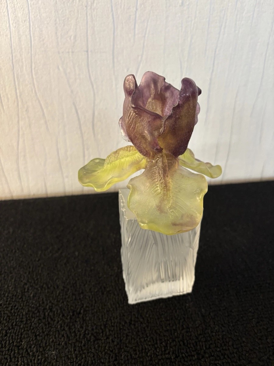 FLACON A PARFUM  quadrangulaire modèle IRIS cristal DAUM France 