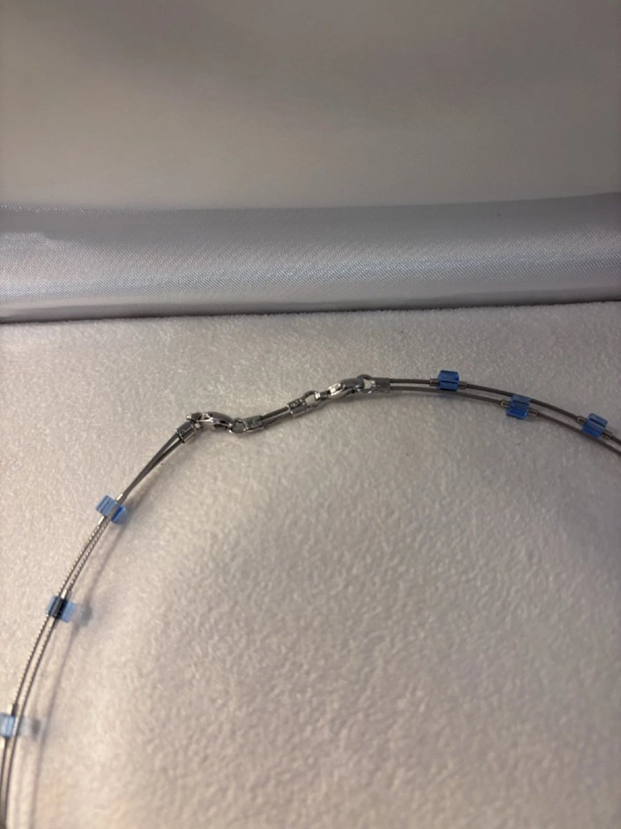 Collier ras du cou papillon bleu en cristal de BACCARAT-photo-3
