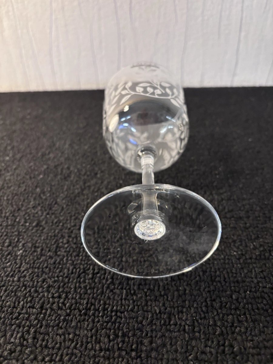 Lalique Liane Clear Crystal Wine Glass-photo-3