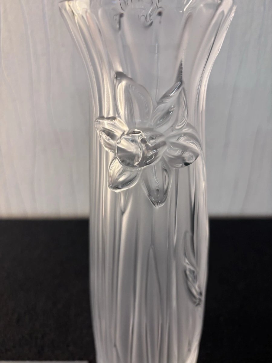 Lalique France Crystal Vase With Daffodil Design-photo-2