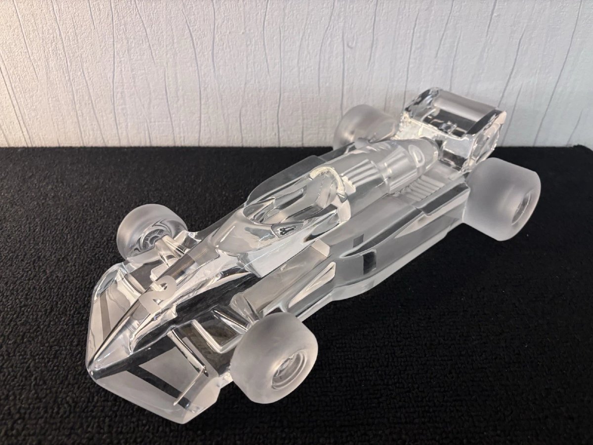 Voiture formule 1 presse papier en cristal Daum France mod2