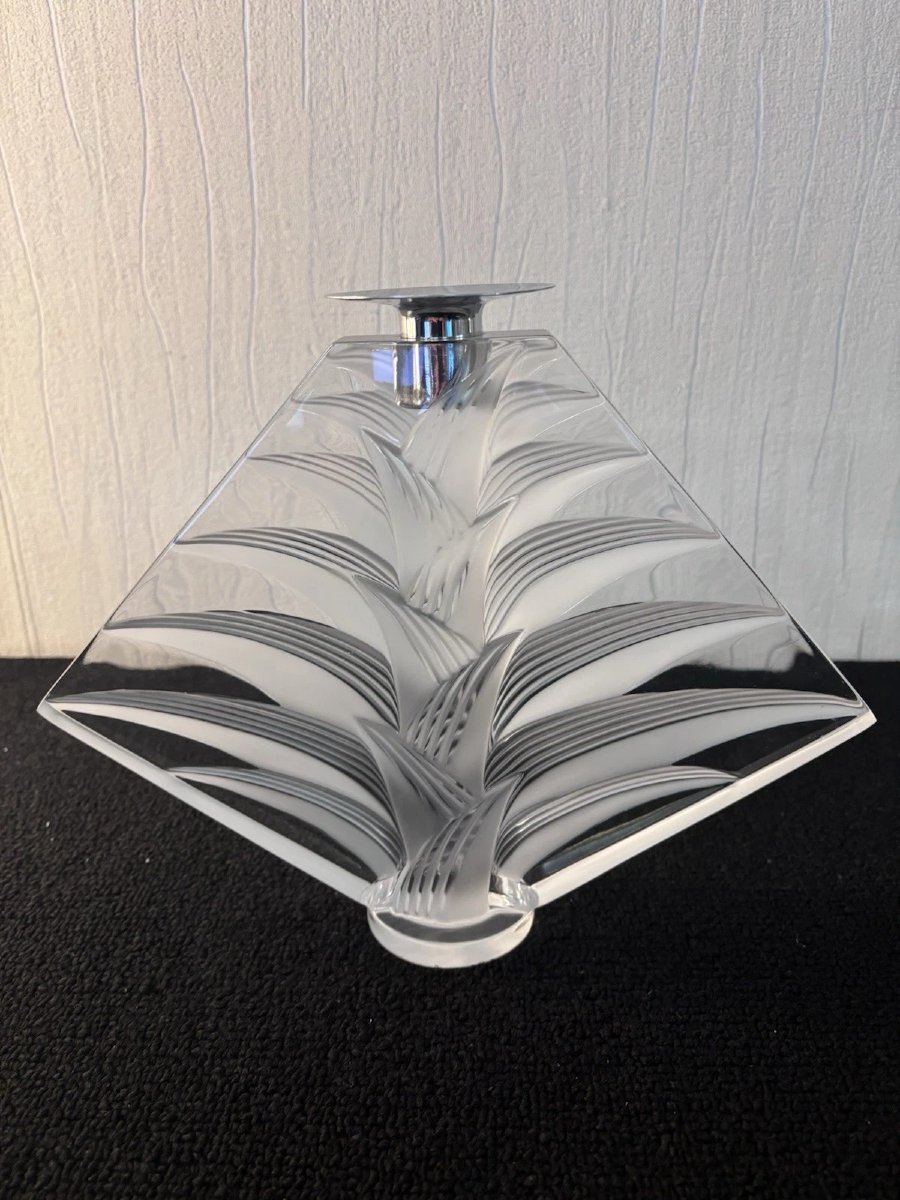 Bougeoir modèle Ravelana en cristal Lalique France