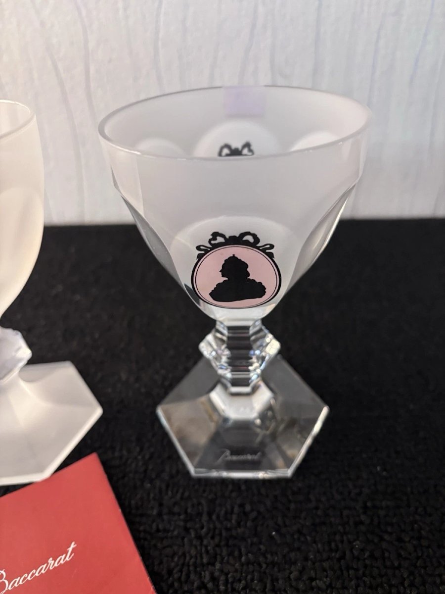 Set Of 2 Harcourt-style Glasses With Medallions, Made Of Baccarat Crystal-photo-2