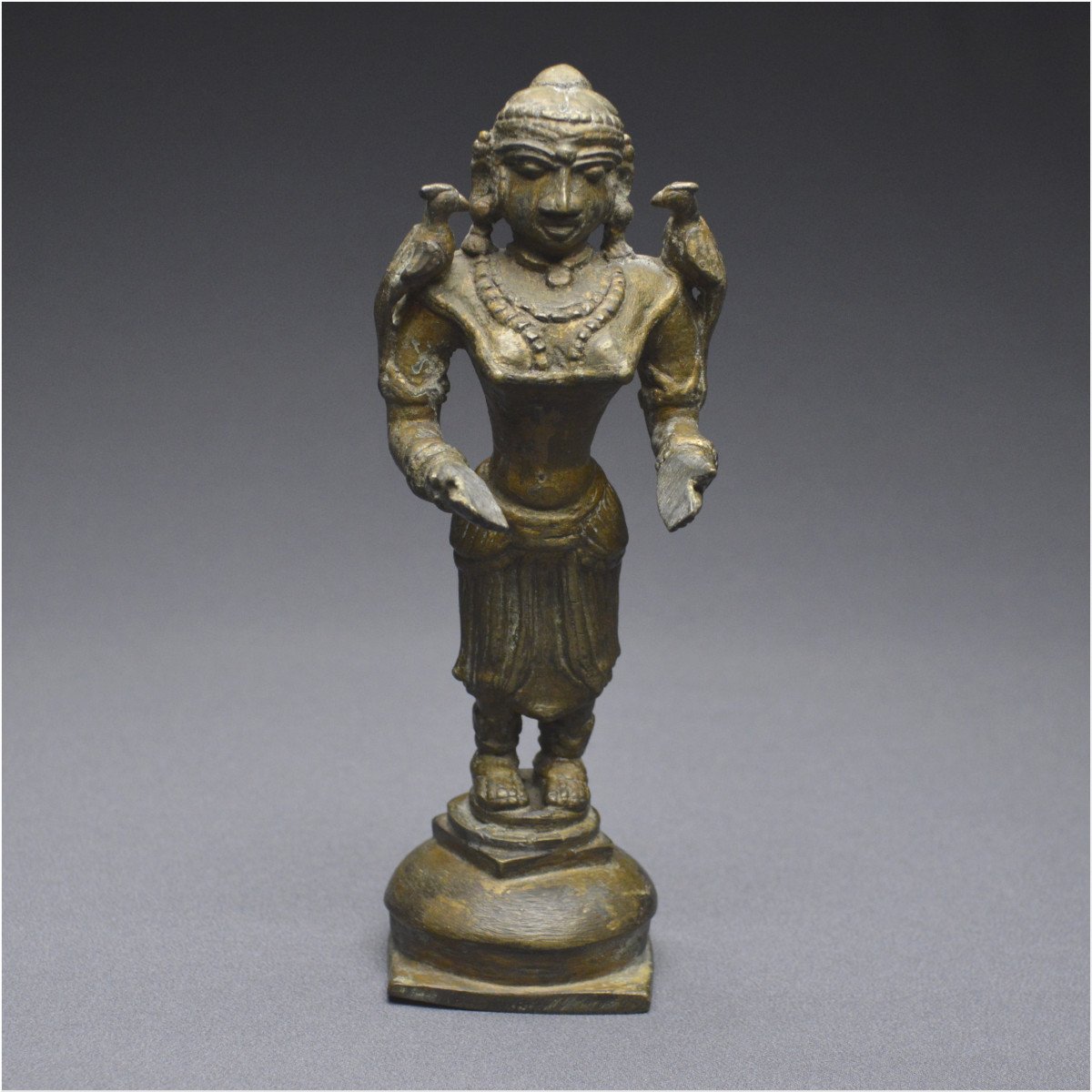 Inde, XIXème siècle, Statuette en bronze représentant Lakshmi-photo-3