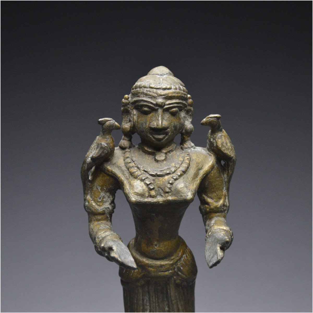 Inde, XIXème siècle, Statuette en bronze représentant Lakshmi-photo-1