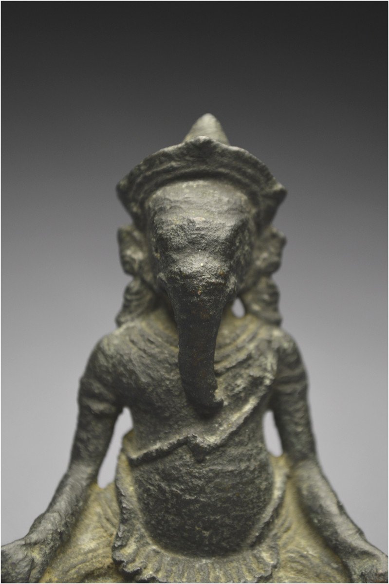  Cambodge, XIème siècle, Royaume d’Angkor Vat, Style du Baphuon, Statuette de Ganesh en bronze à patine profonde-photo-7