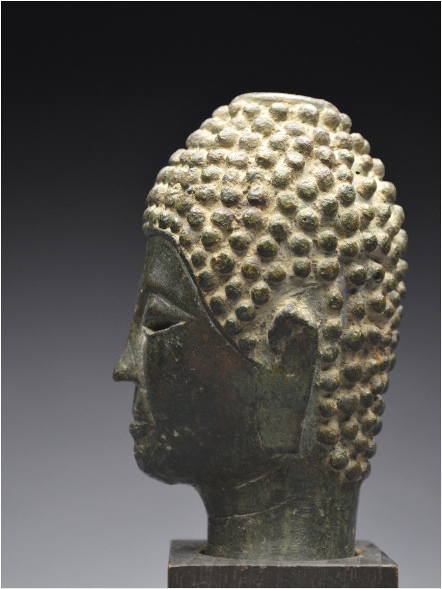 Laos, XVIème -XVIIème siècle, Petite tête de bouddha en bronze à patine sombre-photo-6