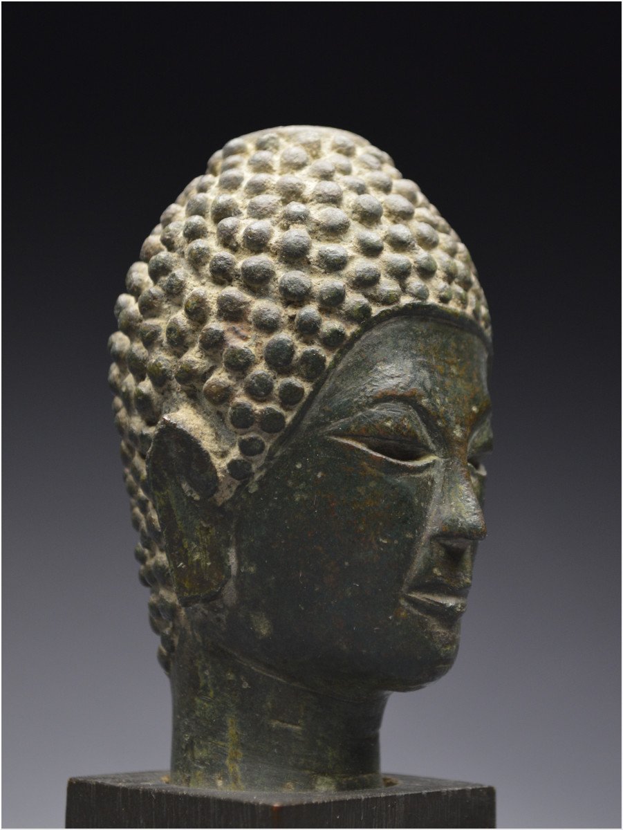 Laos, XVIème -XVIIème siècle, Petite tête de bouddha en bronze à patine sombre-photo-7