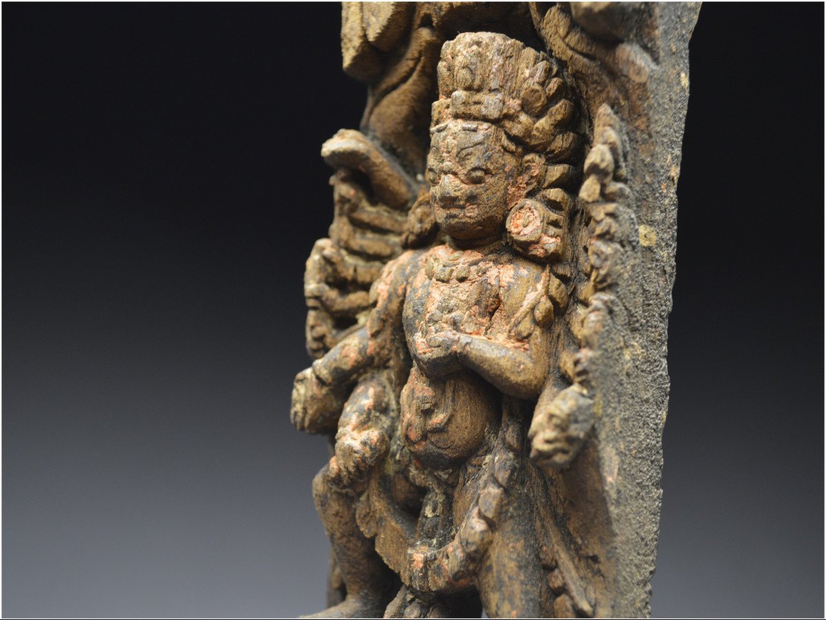 Népal, XVIème - XVIIème siècle, Petit élément d'architecture en bois représentant Shiva-photo-8