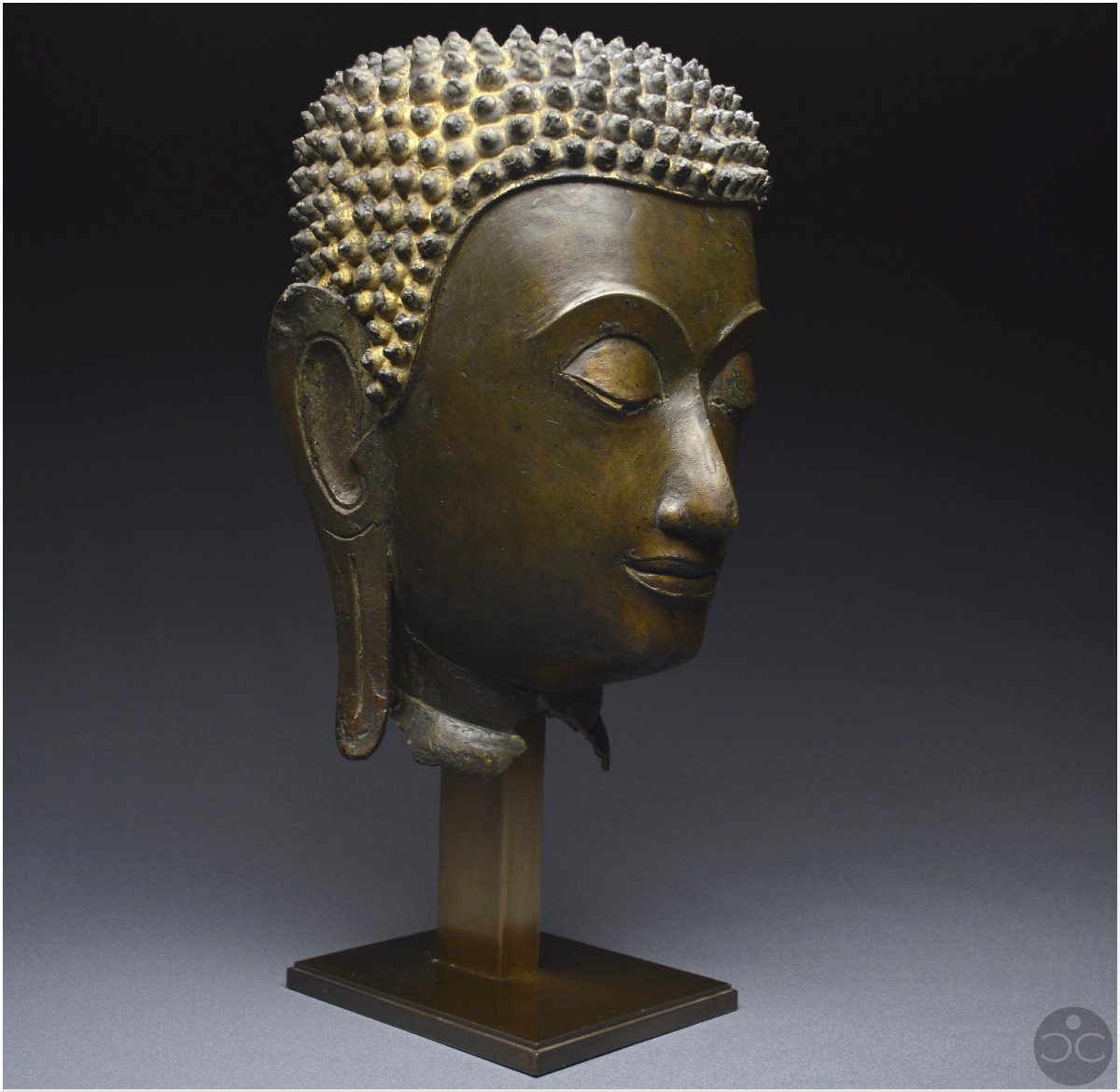 Ancien Royaume de Siam, XVIème - XVIIème siècle, Grande tête de Bouddha en bronze à patine brune-photo-3