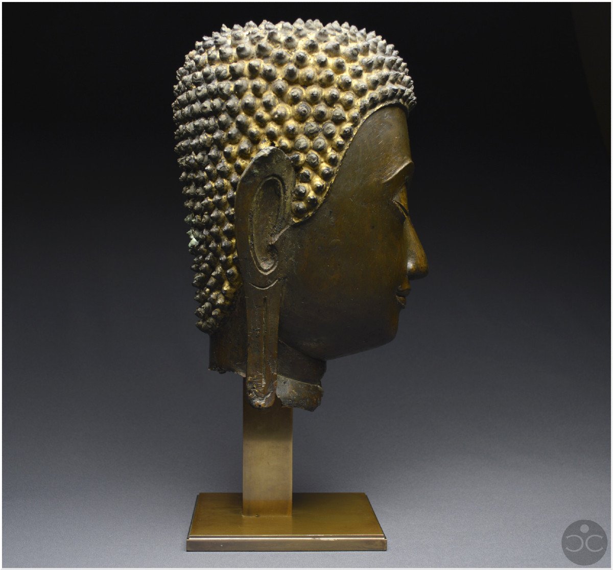 Ancien Royaume de Siam, XVIème - XVIIème siècle, Grande tête de Bouddha en bronze à patine brune-photo-1