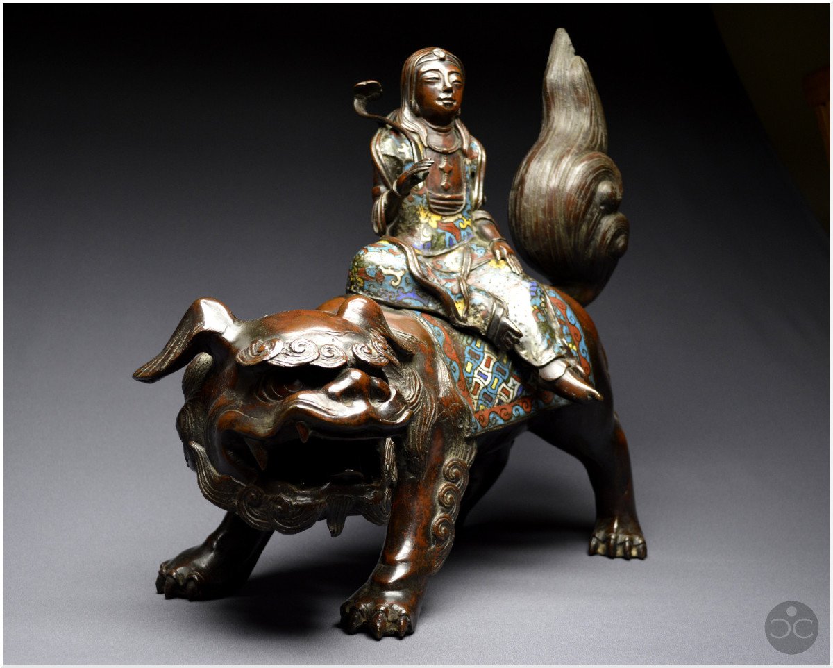 Japon, XIXème siècle, Important groupe en bronze et émaux cloisonnés représentant le bodhisattva Manjusri-photo-2