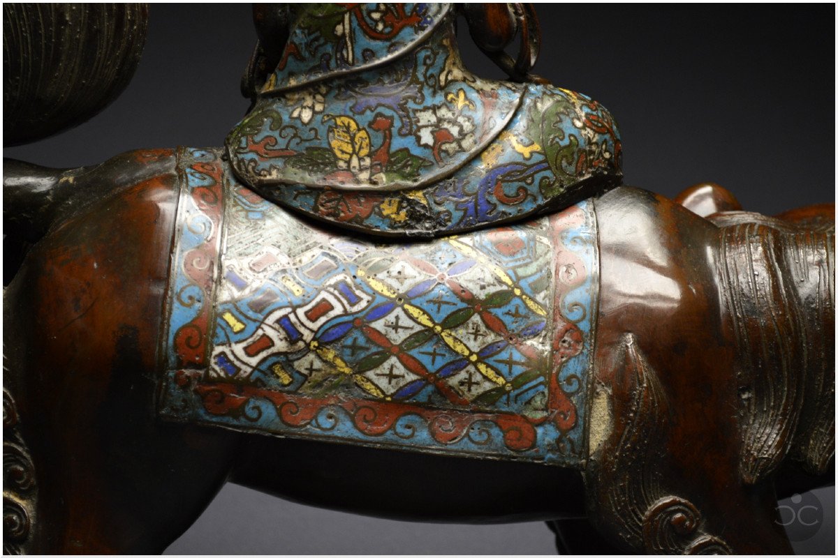 Japan, 19th Century, Important Group In Bronze And Cloisonné Enamels Representing The Bodhisattva Manjusri-photo-1