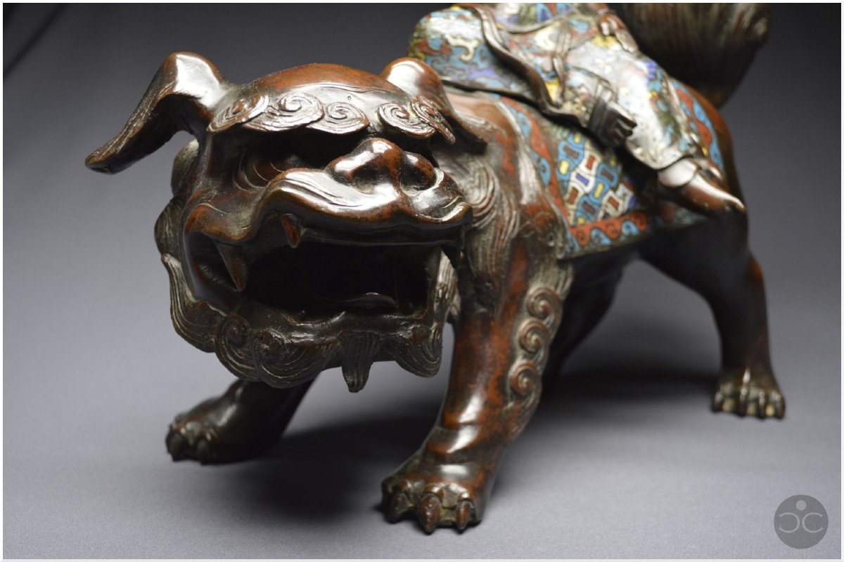 Japon, XIXème siècle, Important groupe en bronze et émaux cloisonnés représentant le bodhisattva Manjusri-photo-4