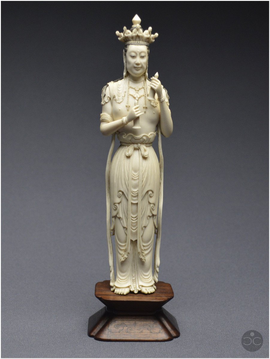 Chine, XIXème siècle, Représentation en ivoire du bodhisattva Avalokitesvara (certificat CITES)-photo-2