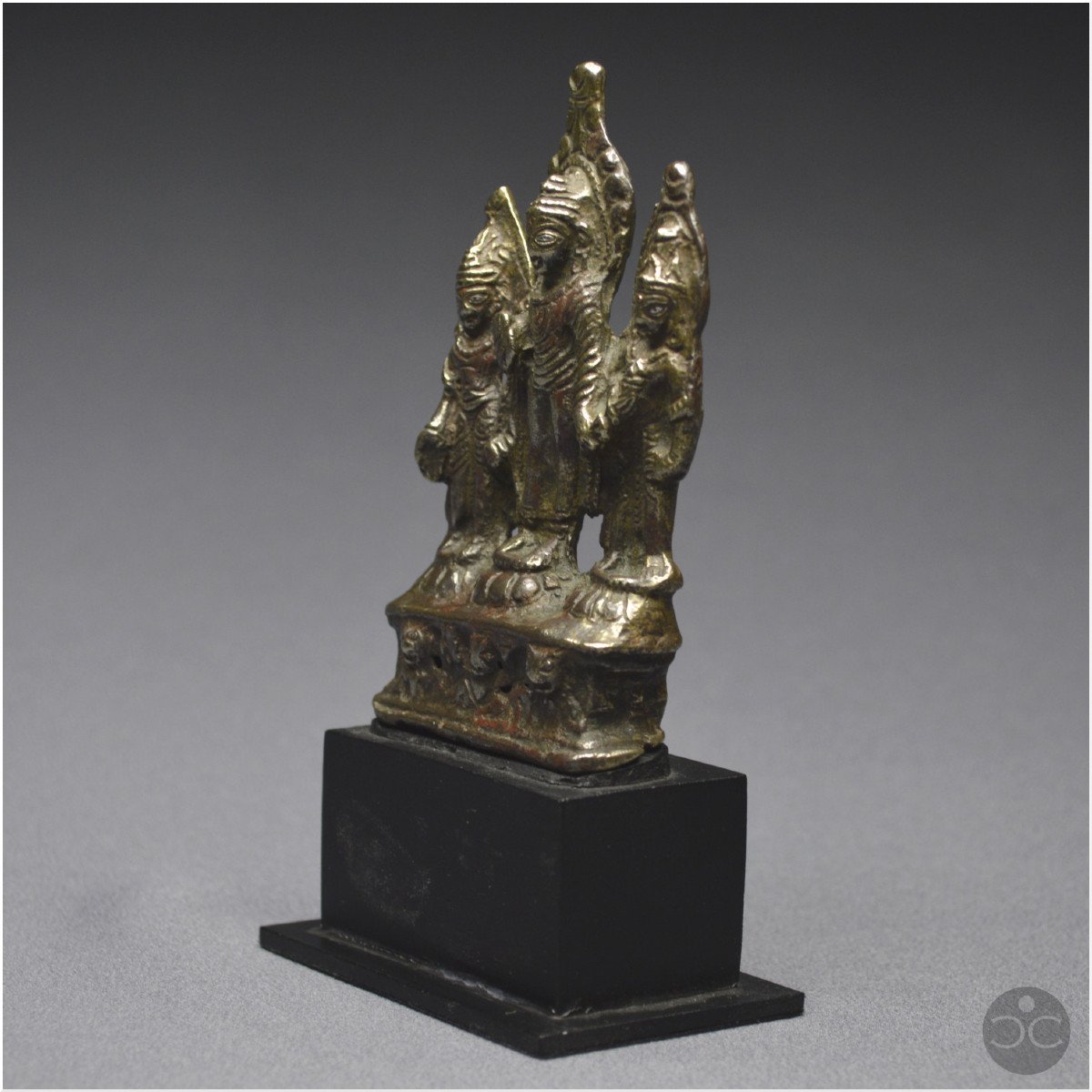 Tibet occidental, Période Médiévale, Xème-XIIème siècle, Bouddha entouré de bodhisattvas, Alliage cuivreux et incrustations d'argent-photo-4