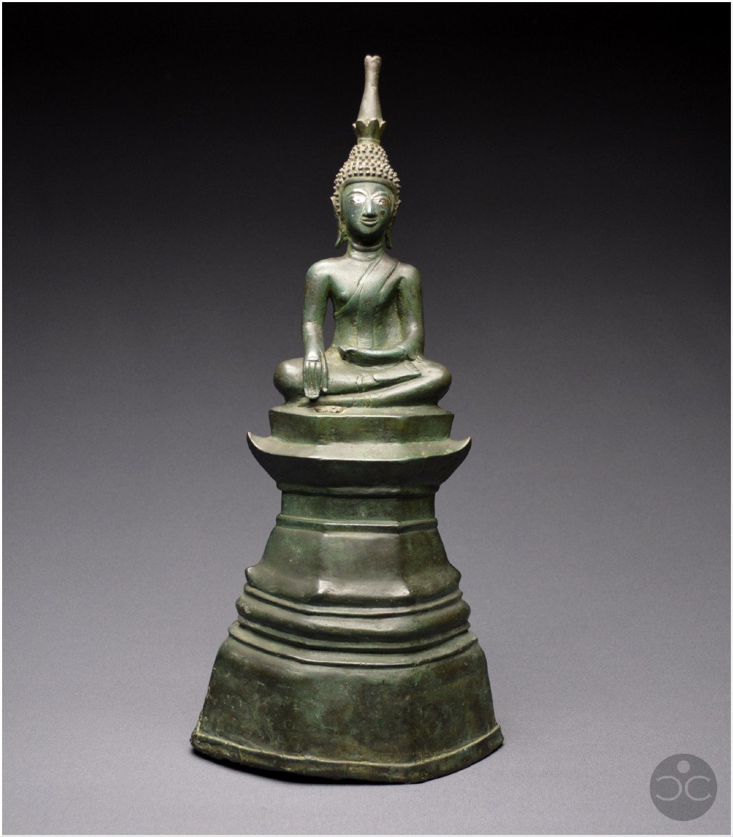 Laos, 18th Century, Important  Maravijaya Buddha In Bronze With Green Patina And Silver Inlays-photo-2