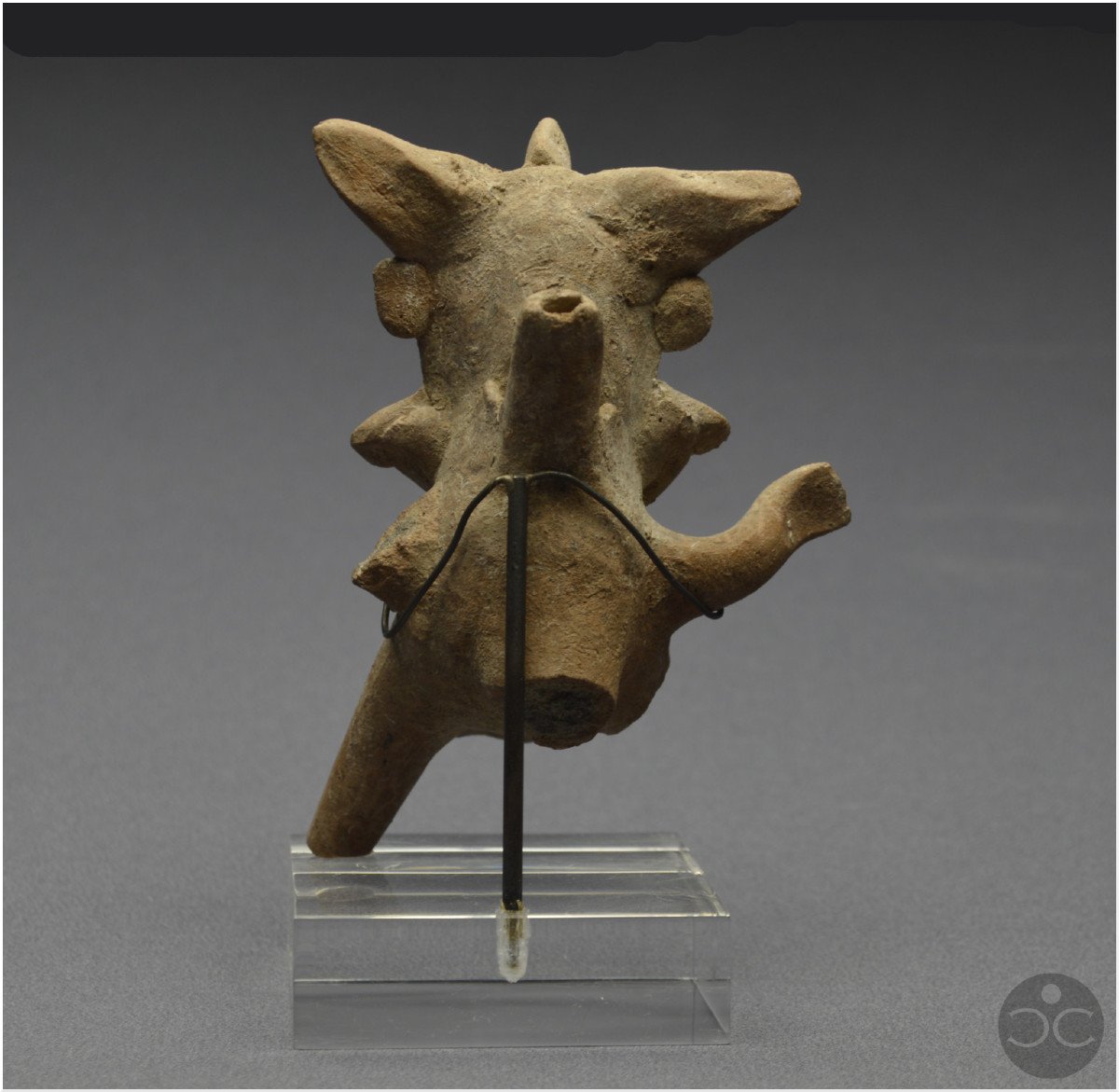 Mexique, 450 - 750 ap J. -C., Culture Veracruz, Sifflet rituel anthropo-zoomorphe, Terre cuite-photo-1