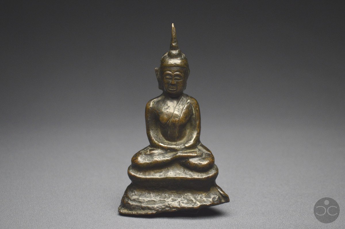 Cambodge / Laos, XVIIIème siècle, Ancien Bouddha Maravijaya en bronze à patine brune-photo-4